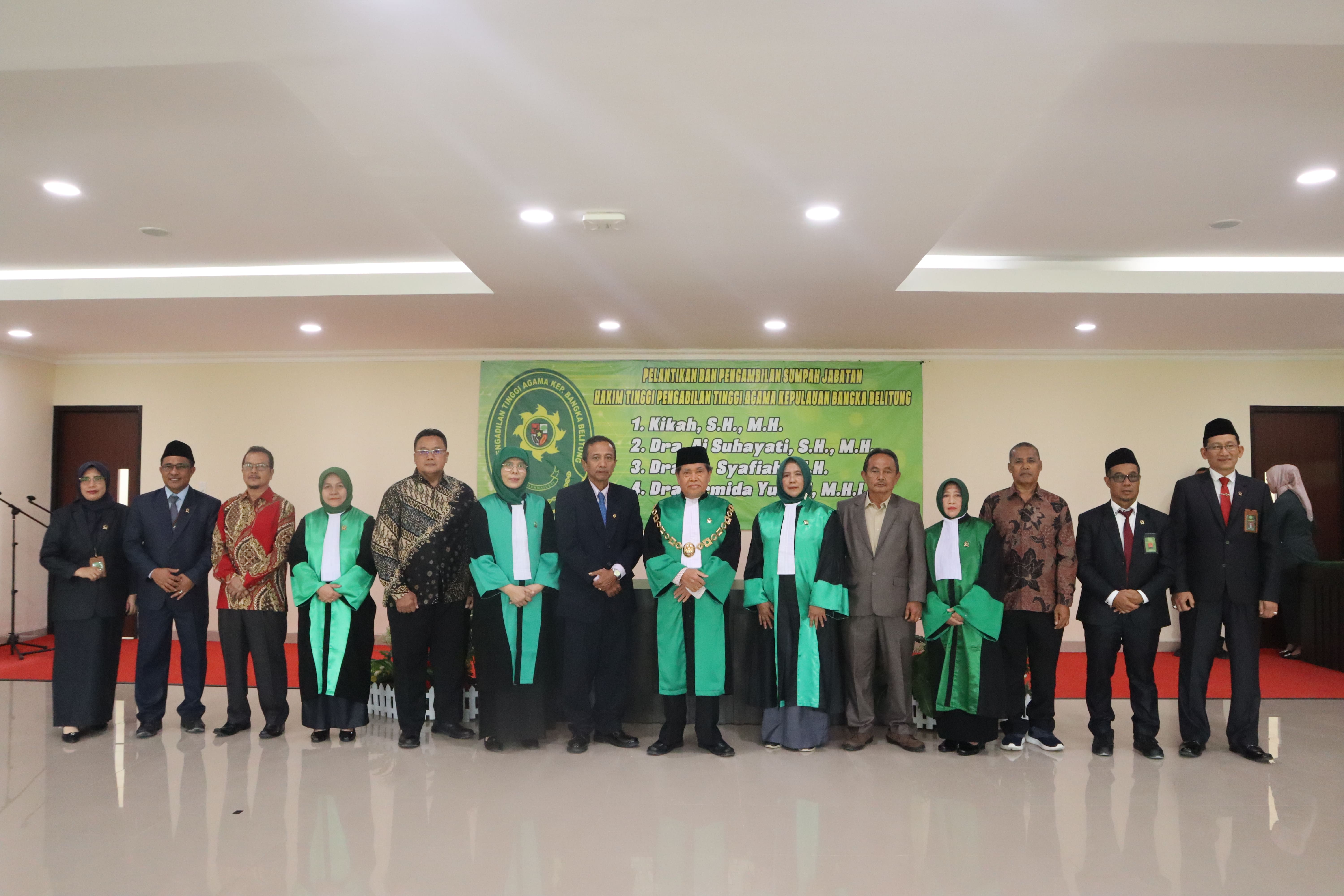 poto bersama hakim tinggi kpa pangkalpinang